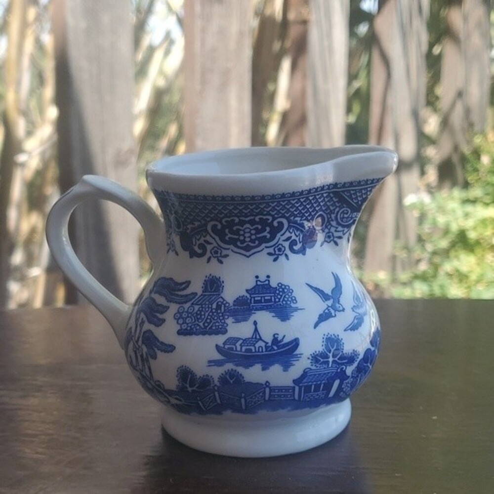 Churchill Blue Willow Creamer – English Georgian Shape – Vintage 1990s
